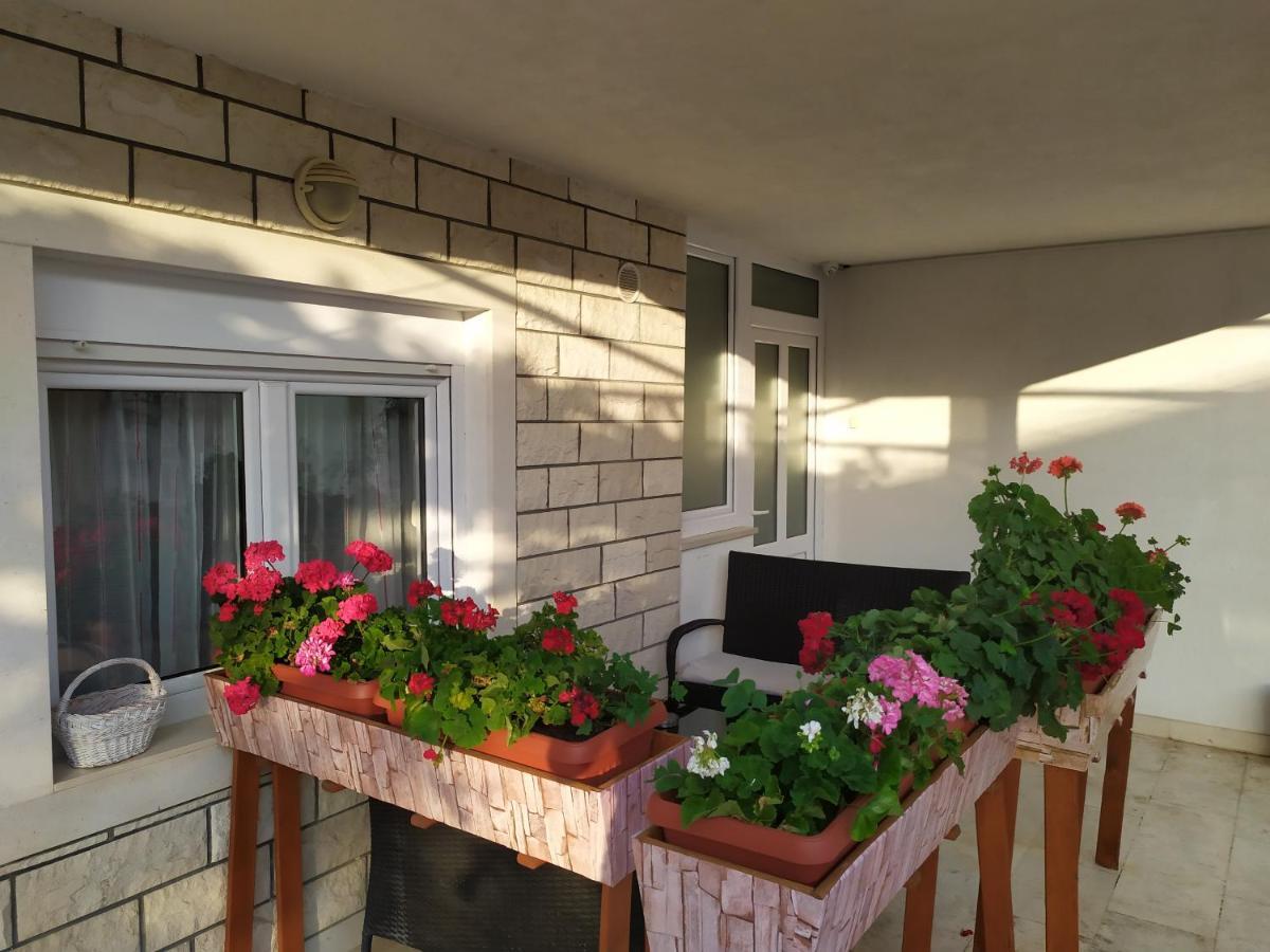 מאקרסקה Apartments Ana מראה חיצוני תמונה
