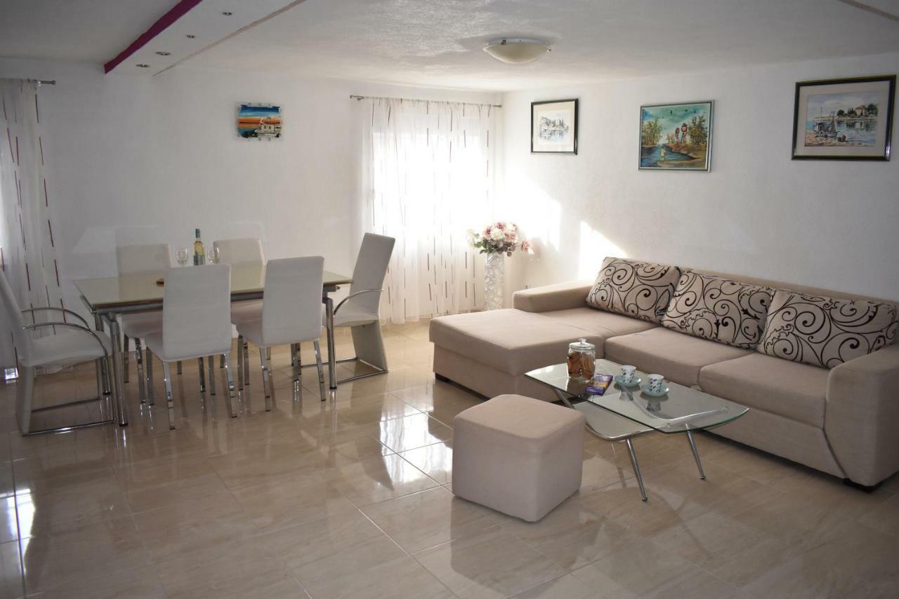 מאקרסקה Apartments Ana מראה חיצוני תמונה